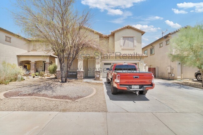 978 E Corral St photo 2