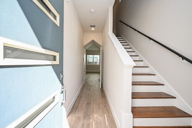651 Press Street, Houston, TX 77020 photo 2