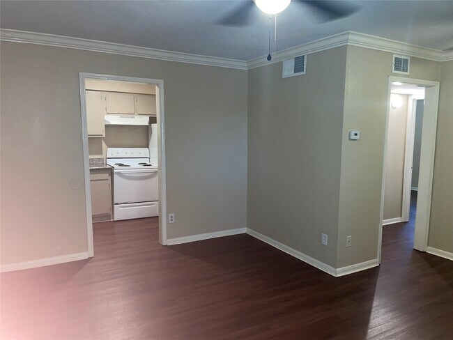 4710 Airport Boulevard, Houston, TX 77048 photo 5