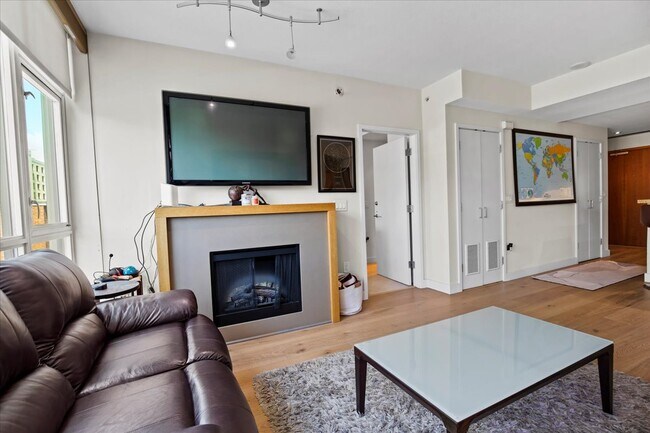 325 7th Ave San Diego, CA 92101 photo 4