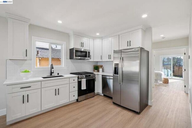 1612 94th Ave Oakland, CA 94603 photo 4