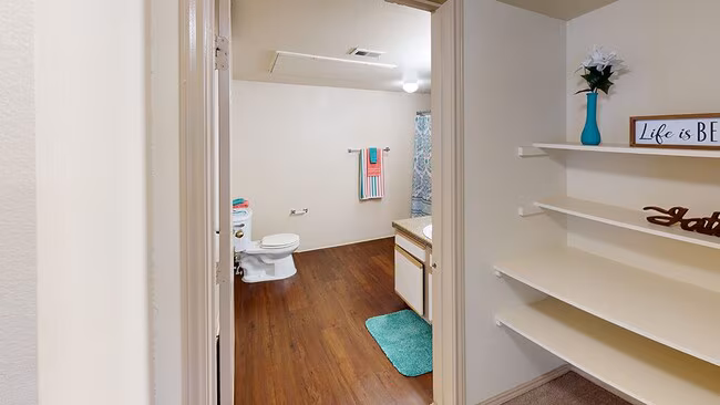 Paradise Oaks Apartments photo 4