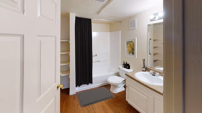 Paradise Oaks Apartments photo 5