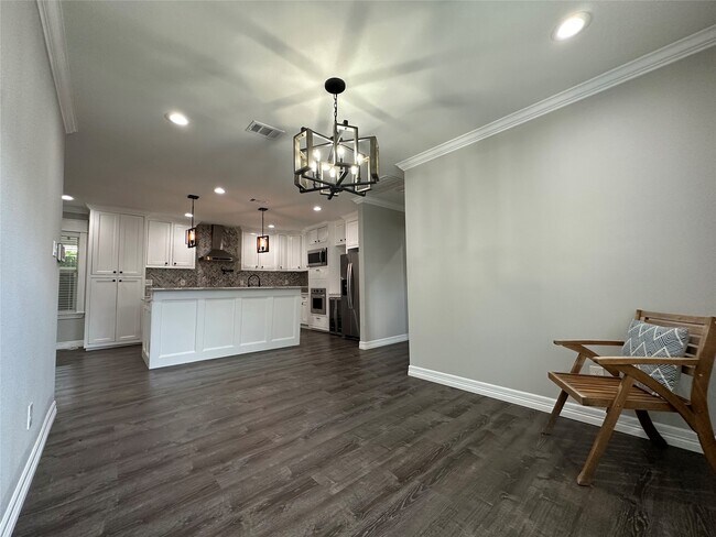 1405 Walton Street, Houston, TX 77009 photo 5