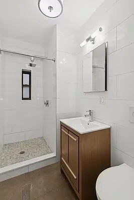 308 W 30th St New York, NY 10001 photo 4