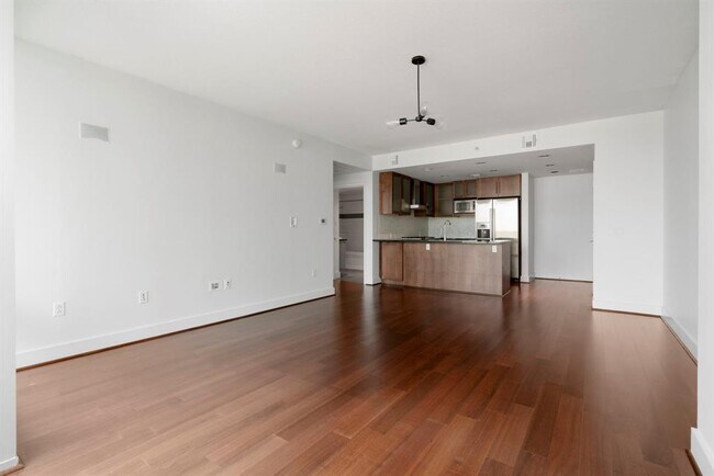 300 Bowie St Austin, TX 78703 photo 4