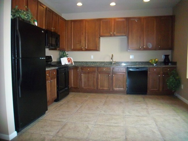 Fernwood Court Apartments photo 5