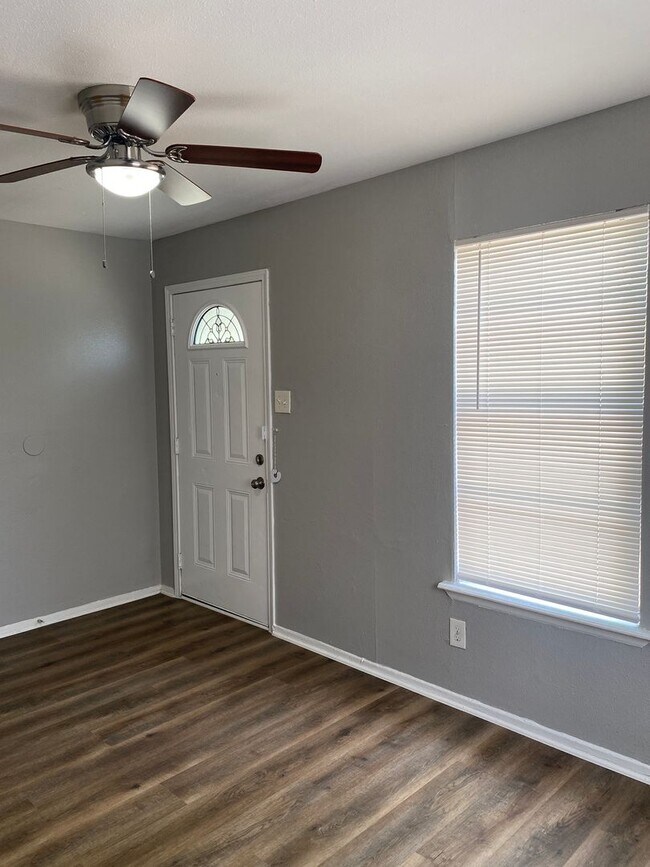835 Allende Dr San Antonio, TX 78237 photo 4