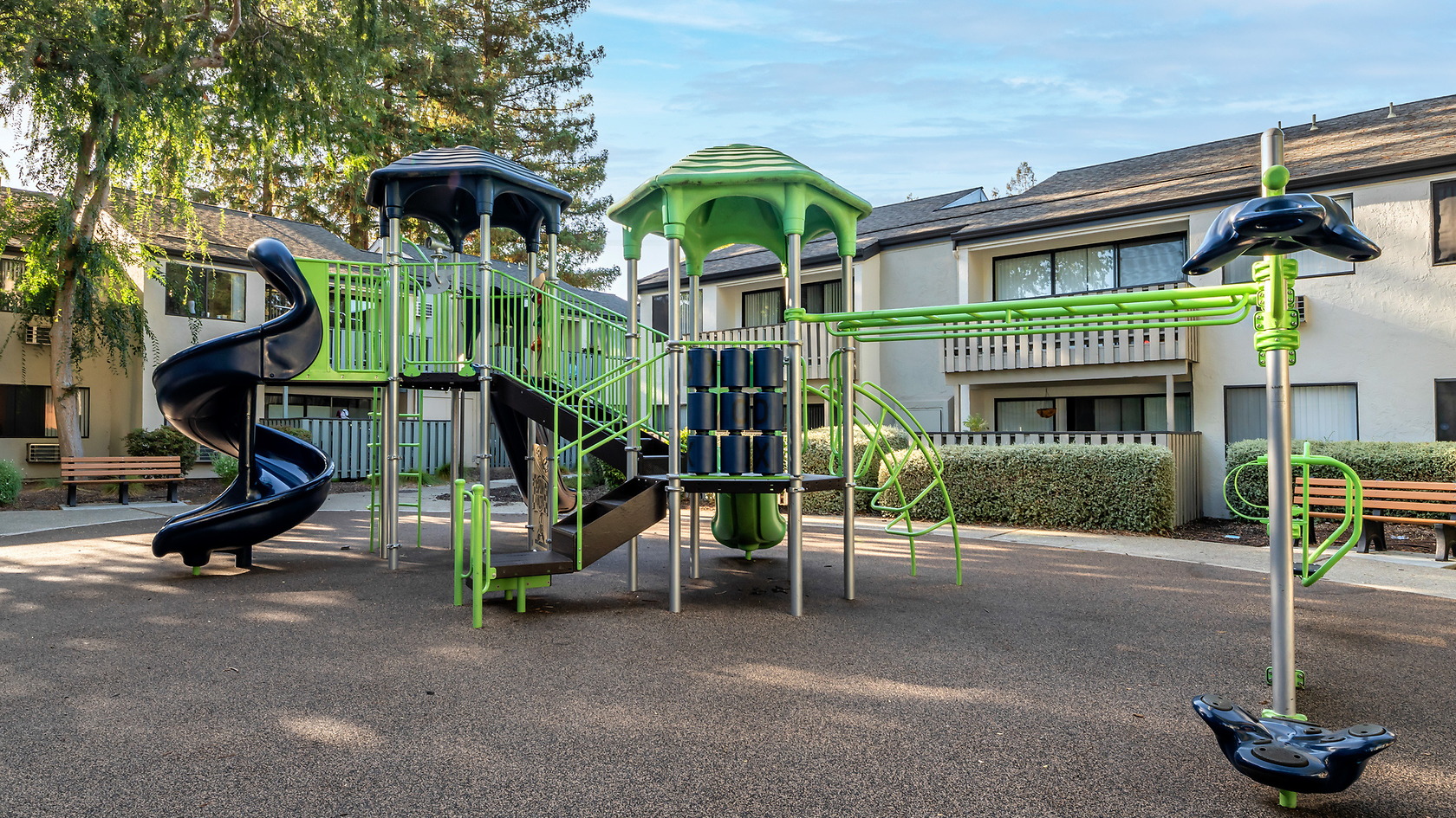 Riley Square photo 5