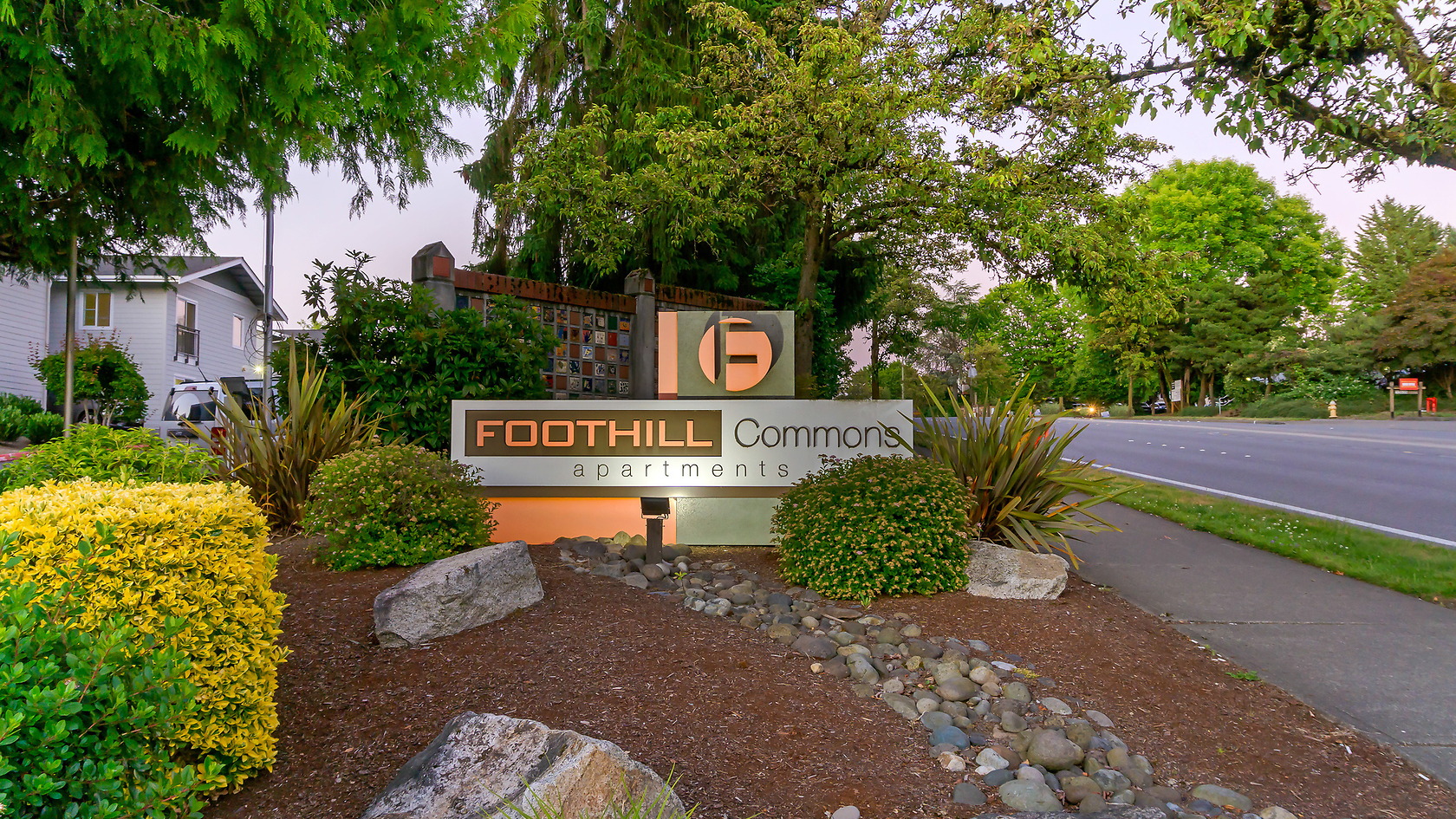 Foothill Commons photo 4