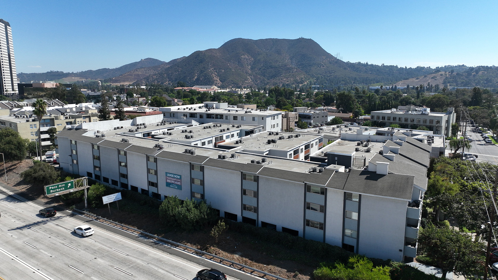 The Village at Toluca Lake photo 4