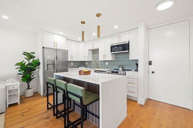 3050 Rue D’Orleans San Diego, CA 92110 photo 3