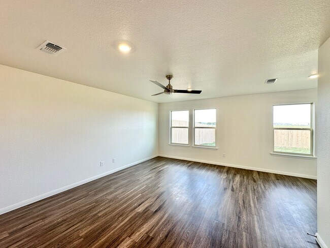 5913 A Betty Lou Dr Killeen, TX 76549 photo 4