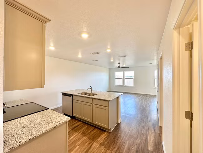 5913 A Betty Lou Dr Killeen, TX 76549 photo 3