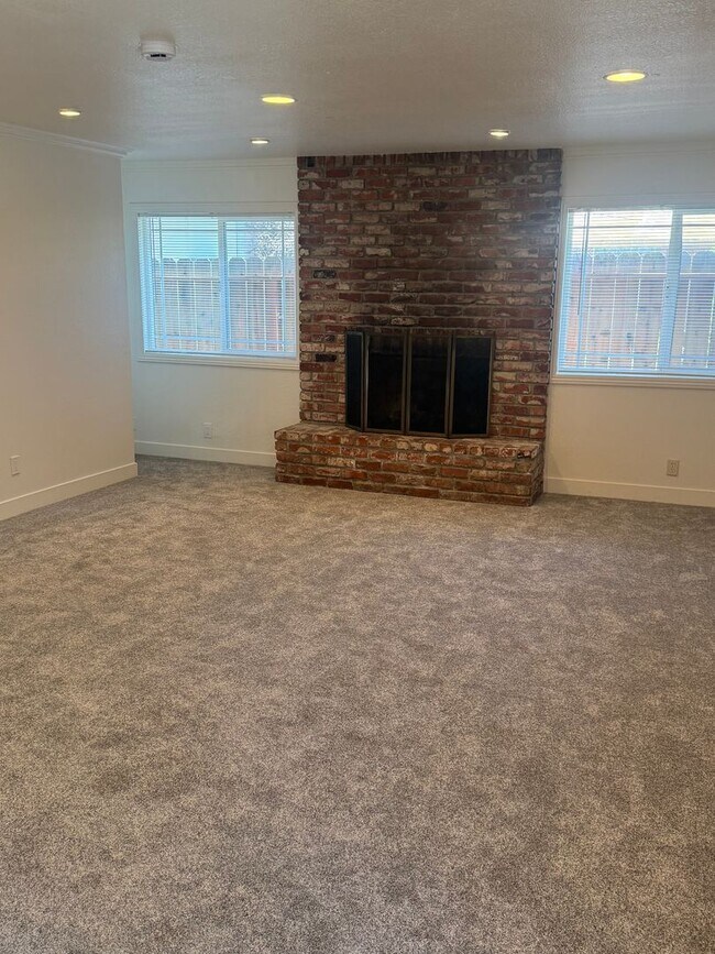 21743 Princeton St Hayward, CA 94541 photo 3