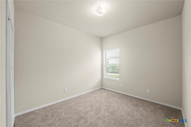 2429 Marty Way Seguin, TX 78155 photo 4