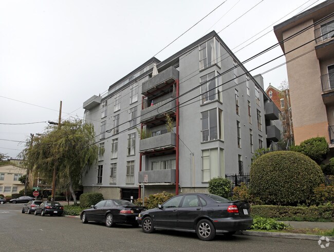 Lakeshore Park Apartments photo 2
