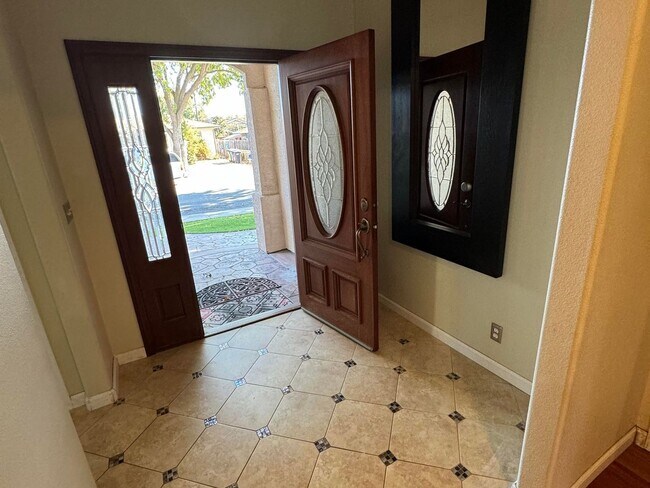 3 Bedroom Single Family Home in Milpitas photo 4