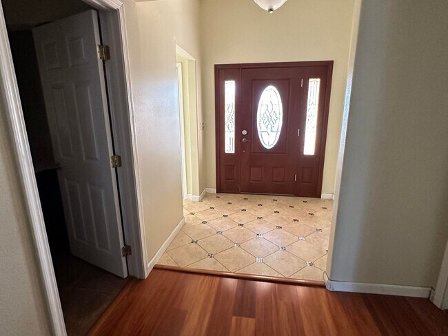 3 Bedroom Single Family Home in Milpitas photo 2