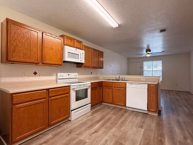 1604 Dugger Cir Killeen, TX 76543 photo 3
