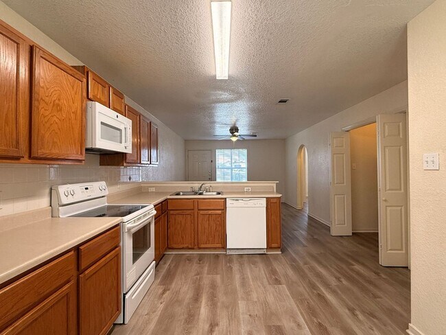 1604 Dugger Cir Killeen, TX 76543 photo 5
