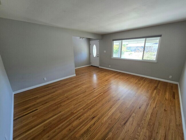 11754 Regio Dr Dublin, CA 94568 photo 5