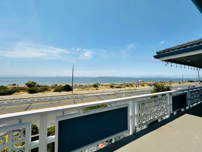 300 Sand Beach Rd Alameda, CA 94501 photo 3