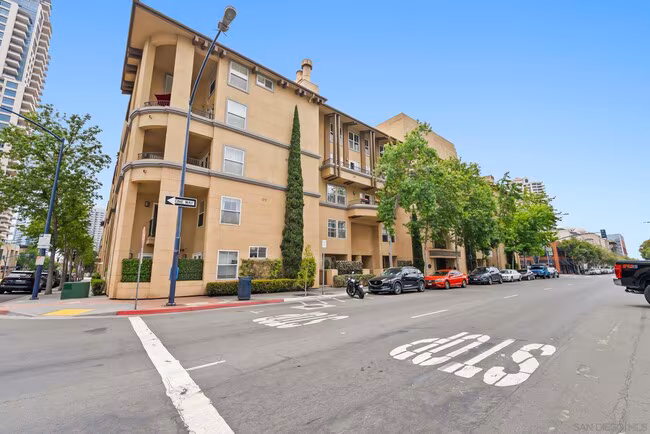 301 W G St San Diego, CA 92101 photo 2