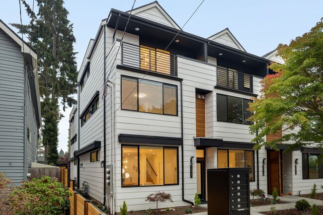 8042 14th Ave NW Seattle, WA 98117 photo 5