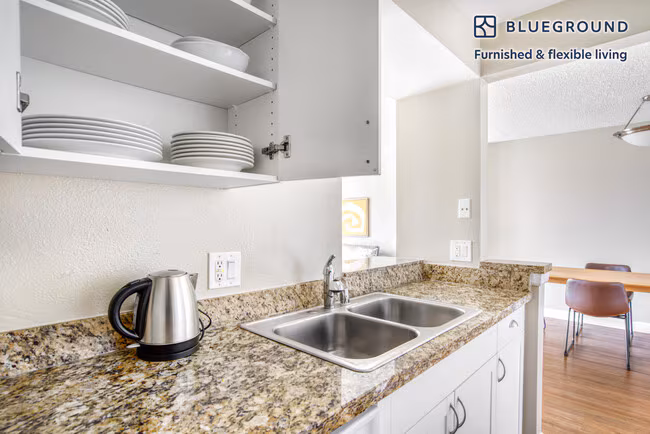 20350 Stevens Creek Blvd Cupertino, CA 95014 photo 2