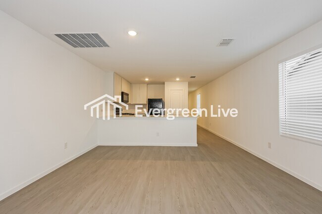 1648 Stellar Sea Lane, Fort Worth, TX 76140 photo 4