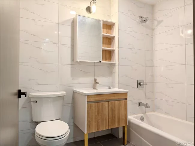 163-07 72nd Ave Queens, NY 11365 photo 5