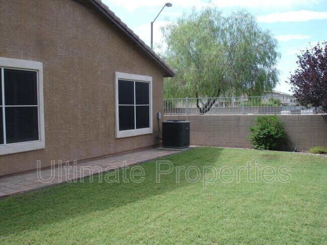 15804 N 172nd Ln Surprise, AZ 85388 photo 2