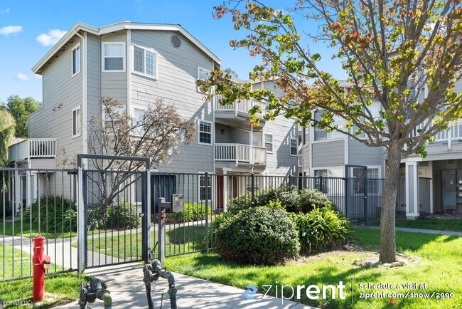 137 Margo Drive, Mountain View, CA 94041 photo 3
