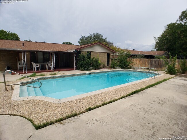 4258 Treegarden Dr San Antonio, TX 78222 photo 3