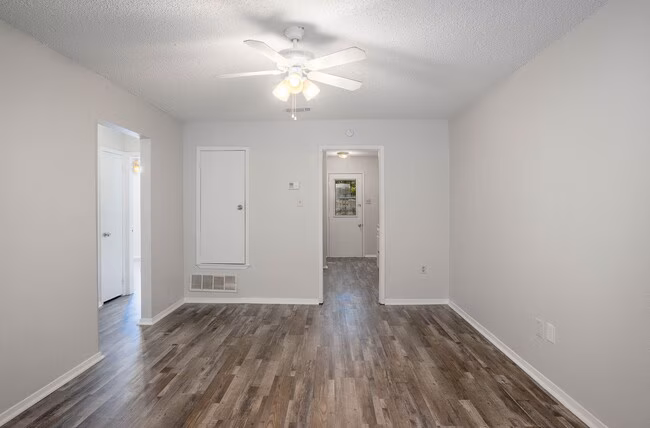 1216 E Baltimore Ave Fort Worth, TX 76104 photo 5