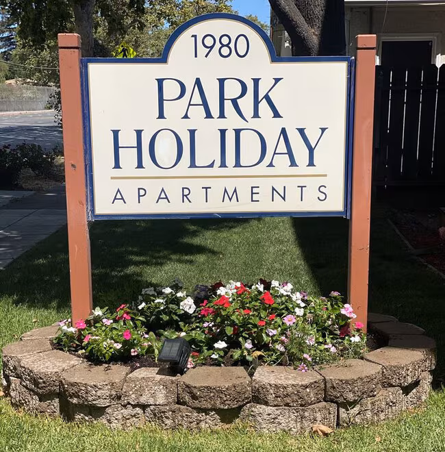 Park Holiday Apartments photo 2