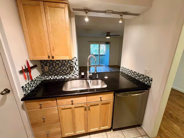 4845 Cedar Springs Rd Dallas, TX 75219 photo 4