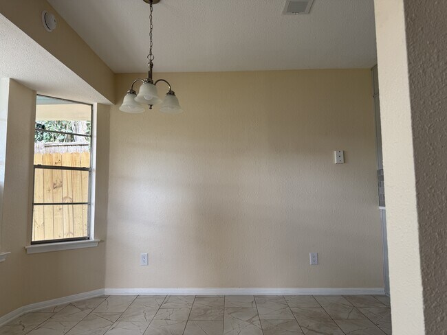 1409 Opal Rd Killeen, TX 76543 photo 5