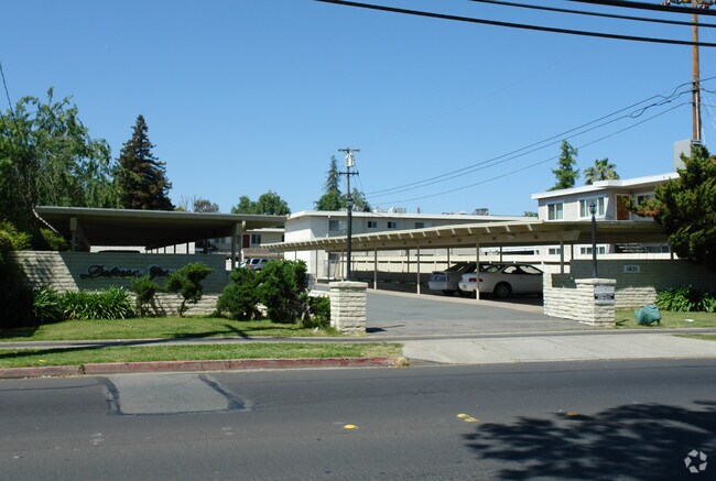 Wonderful Gated Community photo 3