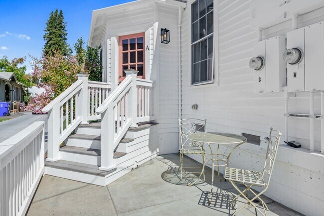 547 Randolph St Napa, CA 94559 photo 2