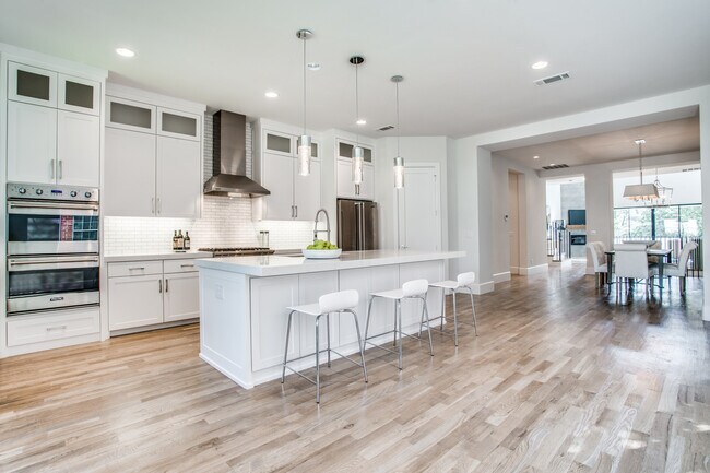 4218 Bowser Avenue, Dallas, TX 75219 photo 2