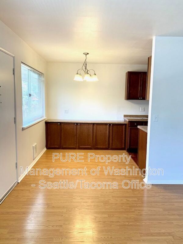 2215 California Ave SW Seattle, WA 98116 photo 3
