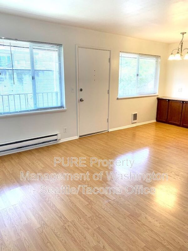2215 California Ave SW Seattle, WA 98116 photo 2