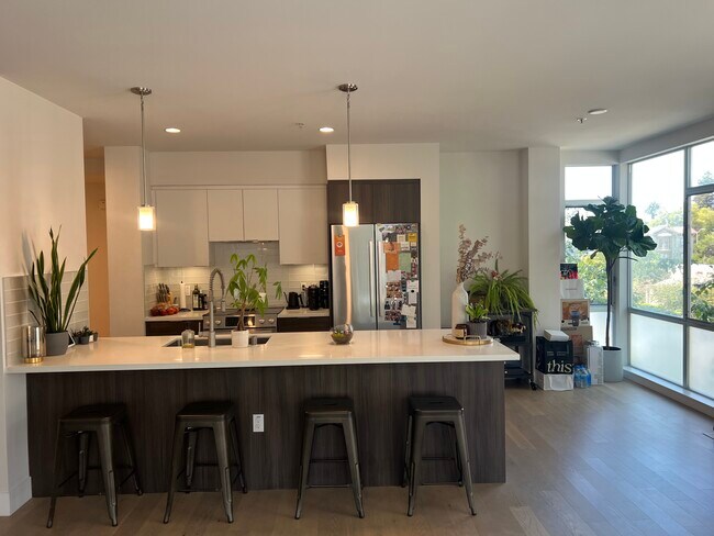 901 Jefferson St Oakland, CA 94607 photo 2