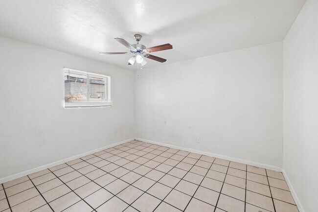 2133 W Adams St Phoenix, AZ 85009 photo 5