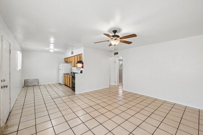 2133 W Adams St Phoenix, AZ 85009 photo 4