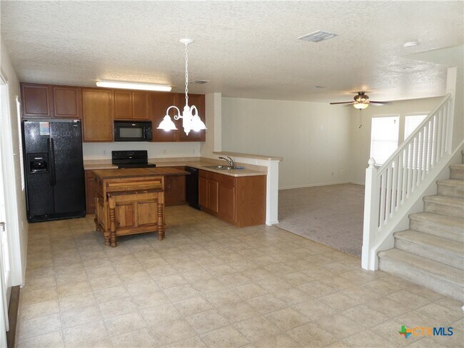 664 Northern Lights Dr New Braunfels, TX 78130 photo 4