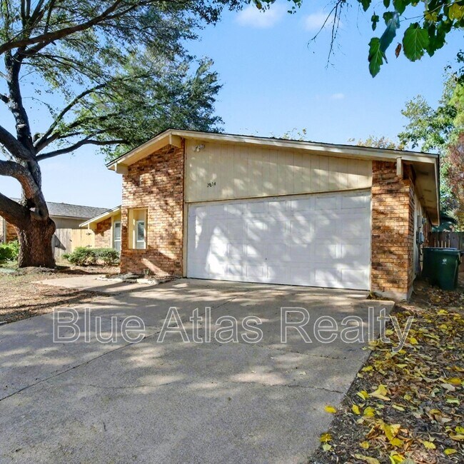 2614 Crestmoor Ct Arlington, TX 76016 photo 4