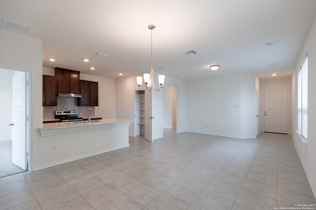 4823 Via Sonoma Trail San Antonio, TX 78244 photo 5